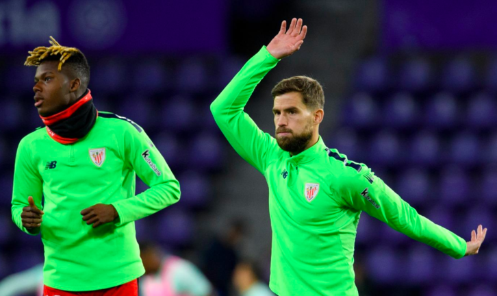 Iñigo Martínez y Nico Williams en la previa de un partido con el Athletic.