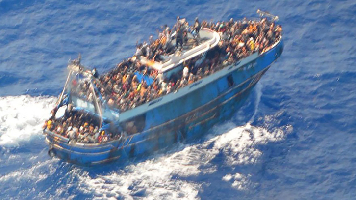 Imagen de la embarcación difundida por la guardia costera griega. 