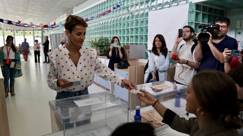 Chivite acudió a votar en Eguesibar, Ayuntamiento donde su candidatura local pinchó.