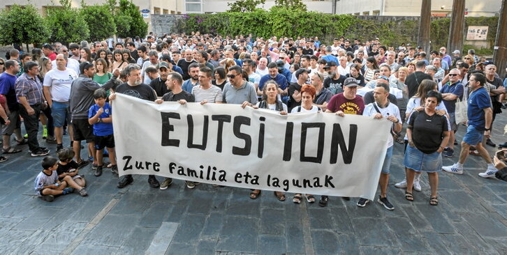 Imagen de la concentración en la Plaza Gascuña.