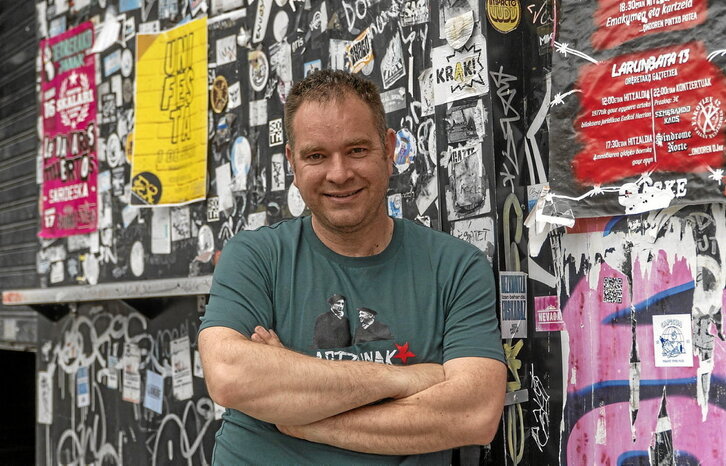 Ion Martinez «Txiki» donostiarrak hogei urteko bidea egin du antzerkian eta komedian.