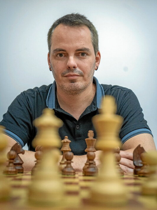 Iñigo Argandoña, Gros Xake Taldearen egoitzan.