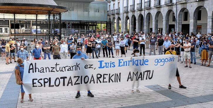 Sorianoren heriotza salatzeko Azpeitian, 2021eko abuztuan, egin zuten elkarretaratzea.