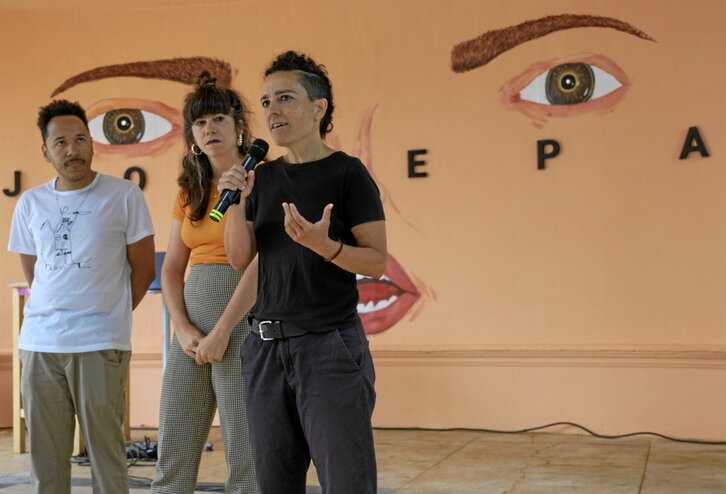 Maialen Lujanbio, Arrate Rodriguez eta Carlos Ndungmandum elkarlanean aritu dira.