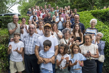 Iñaki Osa, agurra iragartzeko agerraldian. 