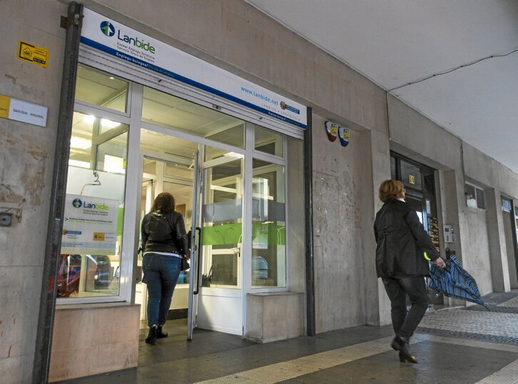 Los datos de Lanbide muestran que trabajar no siempre te saca de la pobreza.