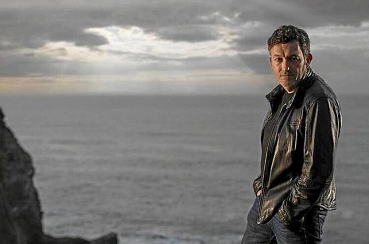 El escritor portugalujo Mikel Santiago, autor de la llamada 'Trilogía de Illumbe'.