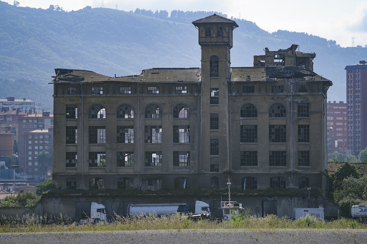 La fábrica Molinos Vascos está en muy mal estado tras décadas de abandono. (Aritz LOIOLA | FOKU)