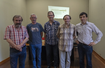 Ezker eskuin, Iñaki Gaminde,  Juan Martin Elexpuru, Koldo Diegez, Angel Larrea eta Patxi Alaña, proiektuaren koordinatzailea.