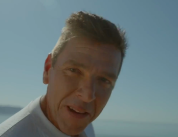 Miguel Joven, el actor que interpretaba a Tito, el amigo del Piraña, en una captura del nuevo vídeo del PP.