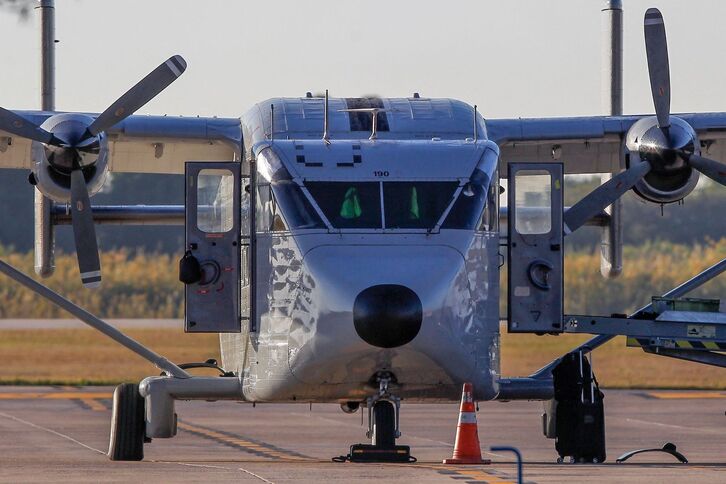 El Skyvan PA-51, en el aeropuerto de Tucumán.