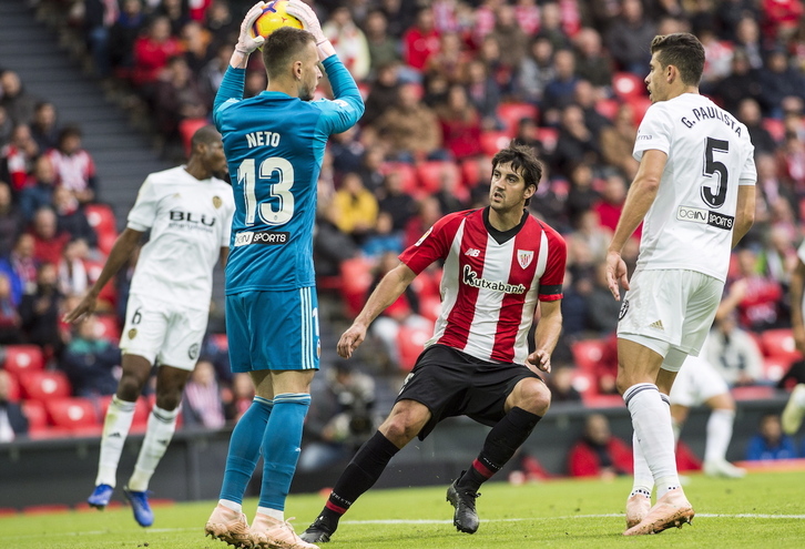 Mikel San José durante un partido de 2018 con el Athletic.