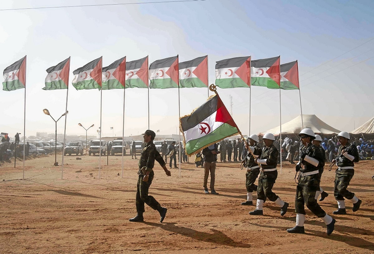 Desfile militar en Boujador.