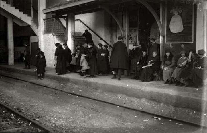 Irungo topo estazioa, artxiboko irudi batean.