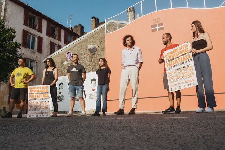 Besta alternatiboen aurkezpena egin dute Baionako Patxa plazan.