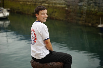 Andrea Astudillo Arraun Lagunakeko patroia Donostiako portuko aldapan.