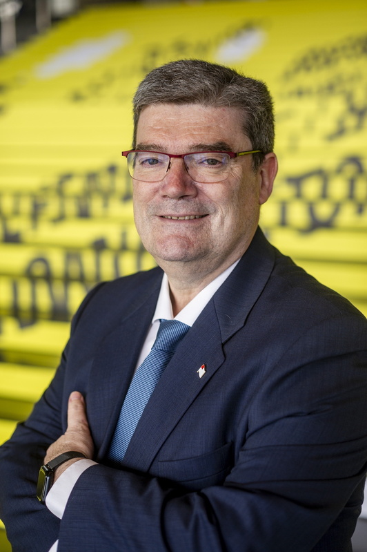 Juan Mari Aburto se muestra feliz por traer el Tour a su ciudad.