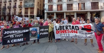 Concentración ante el Ministerio español de Exteriores, este jueves tarde.