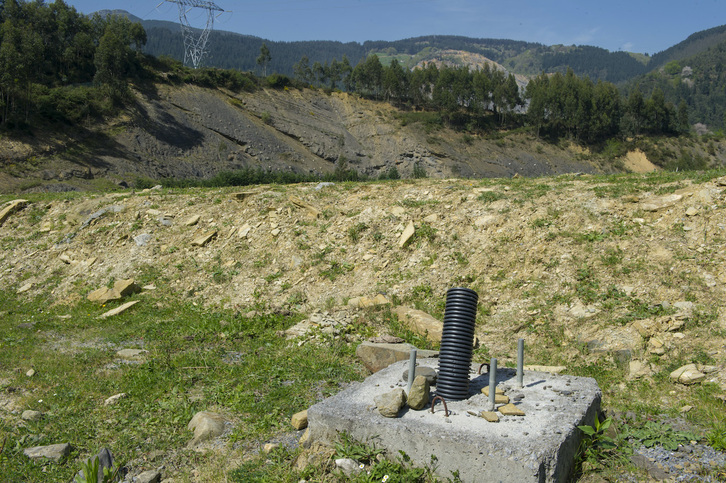 Terrenos de Alonsotegi en los que Habidite iba a construir una planta pero que terminaron siendo un vertedero.