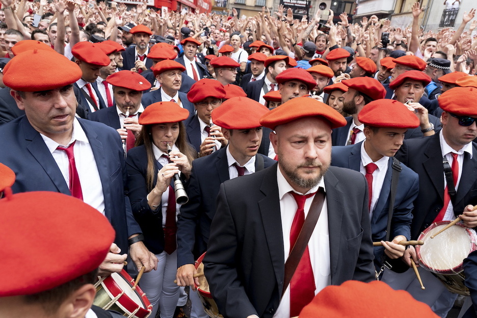 Gaiteroak, aurrerantz. Gaiteroak, aurrerantz.