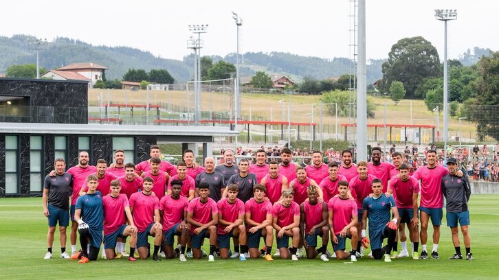 Los jugadores del Athletic, a las órdenes de Ernesto Valverde, este jueves en Lezama.