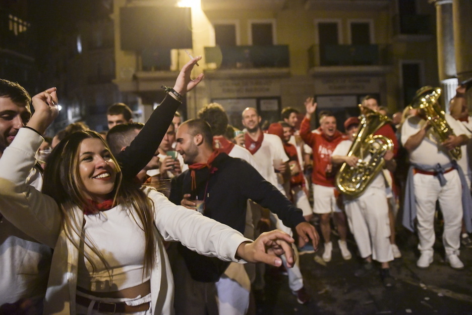 Las txarangas no han parado tras las trombas de agua.
