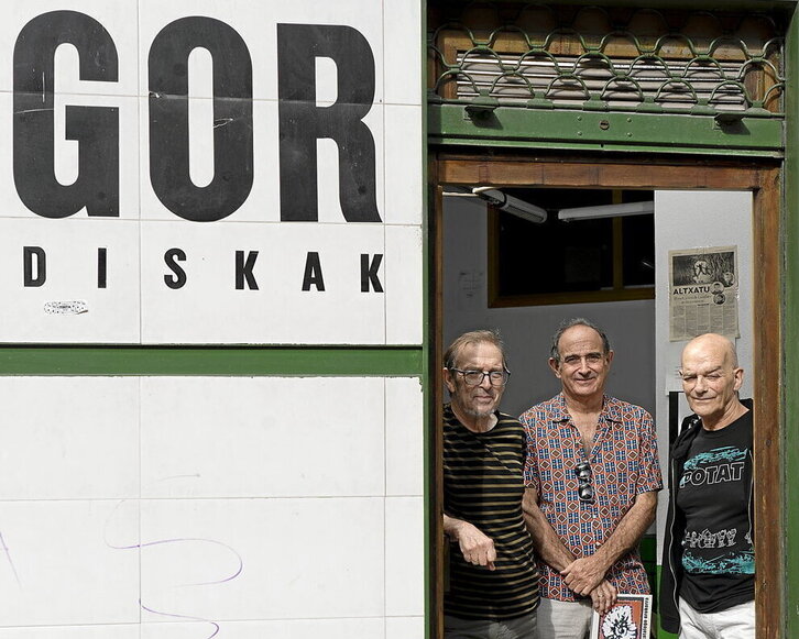 Los hermanos Goñi «cerrando la persiana» de GOR.  