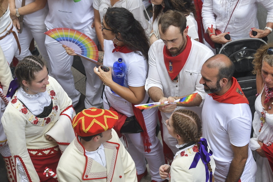 Ha habido quien ha tirado de abanico para hacer frente al calor.