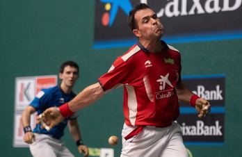 Erik Jaka se ha desquitado tras la derrota en la final de la jaula.