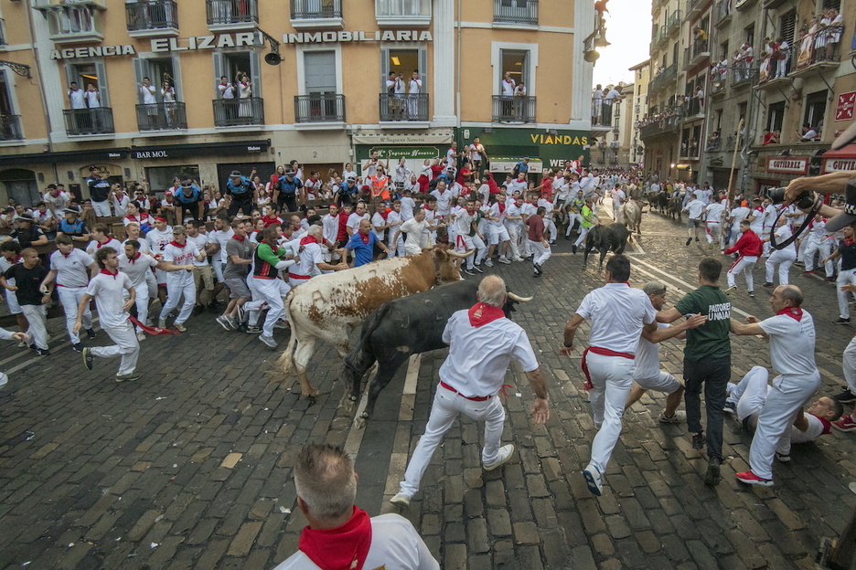 Bonita imagen en el Ayuntamiento, camino a Mercaderes Bonita imagen en el Ayuntamiento, camino a Mercaderes