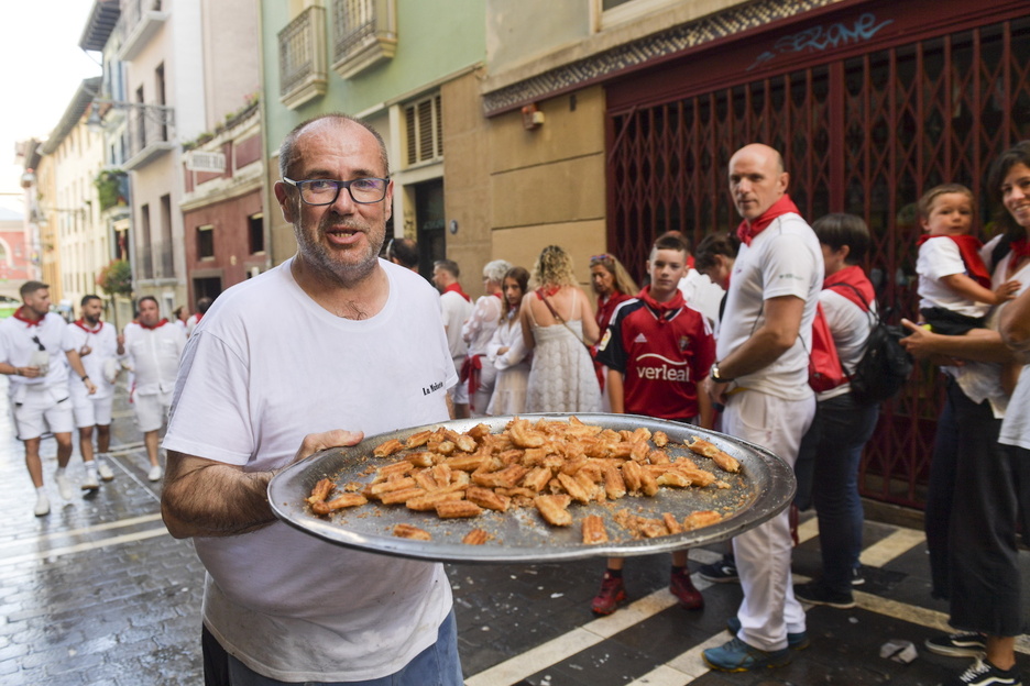 Nada como unos churros tras una noche de fiesta. Nada como unos churros tras una noche de fiesta.
