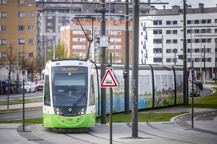 El recorrido del tranvía de Gasteiz ya se amplió a Salburua el pasado mes de abril.