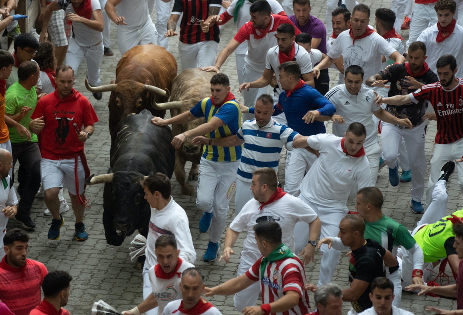 Descenso hacia el callejón.