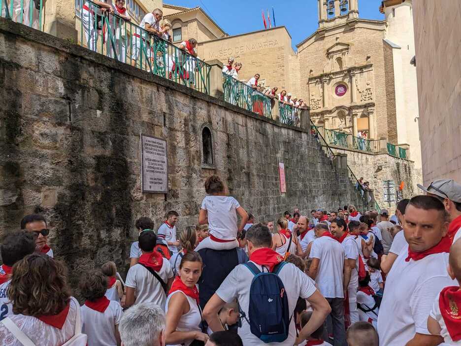 Preparativos para dar realismo al encierro txiki.