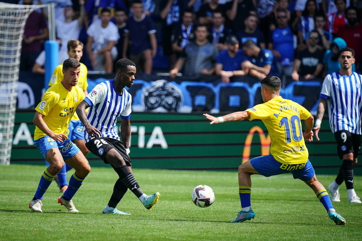 Álex Balboa disputó 11 partidos la campaña anterior en Segunda.