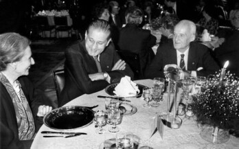 René Favaloro junto a Luis Federico Leloir y su esposa.