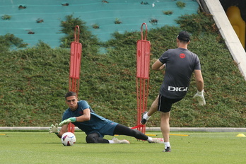 Padilla durante un entrenamiento en Lezama con el primer equipo del Athletic.