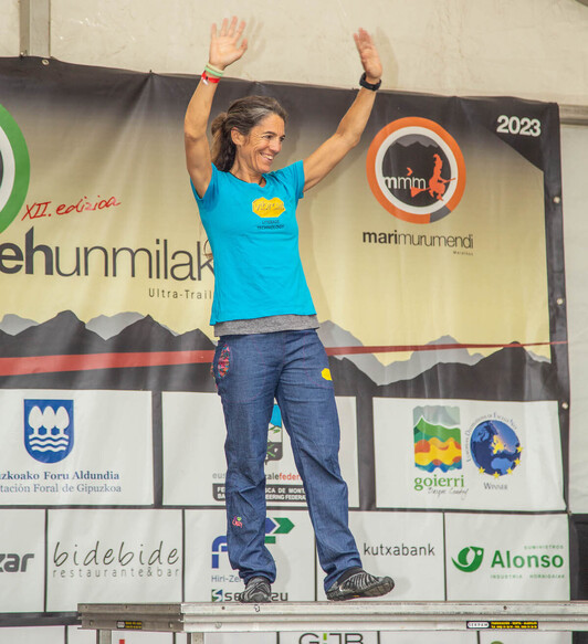 Uxue Fraile, Ehun Miliak probako sari banaketan, garaipena ospatzen.