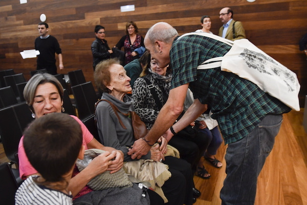 Lehen indusketarako baimena eman zietela jakinarazi zuten prentsaurrekoan, 2016an, Etxeberria eta bere ama.