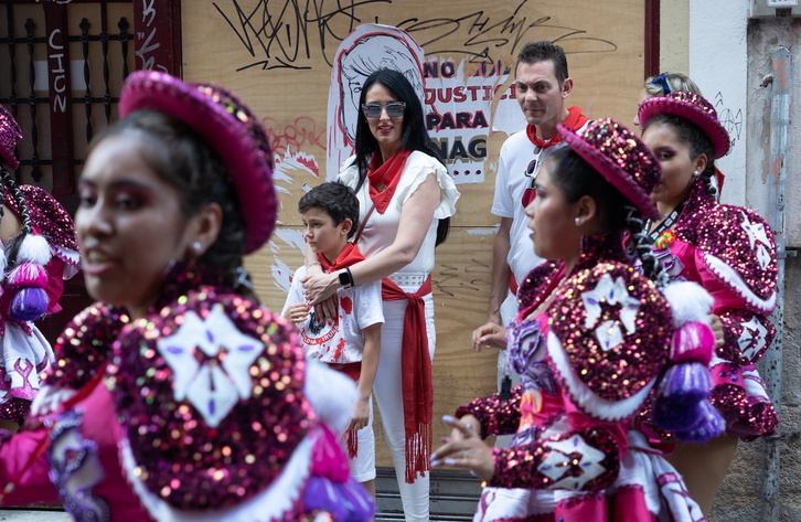 Un momento de la colorista Kalejira de las Culturas.