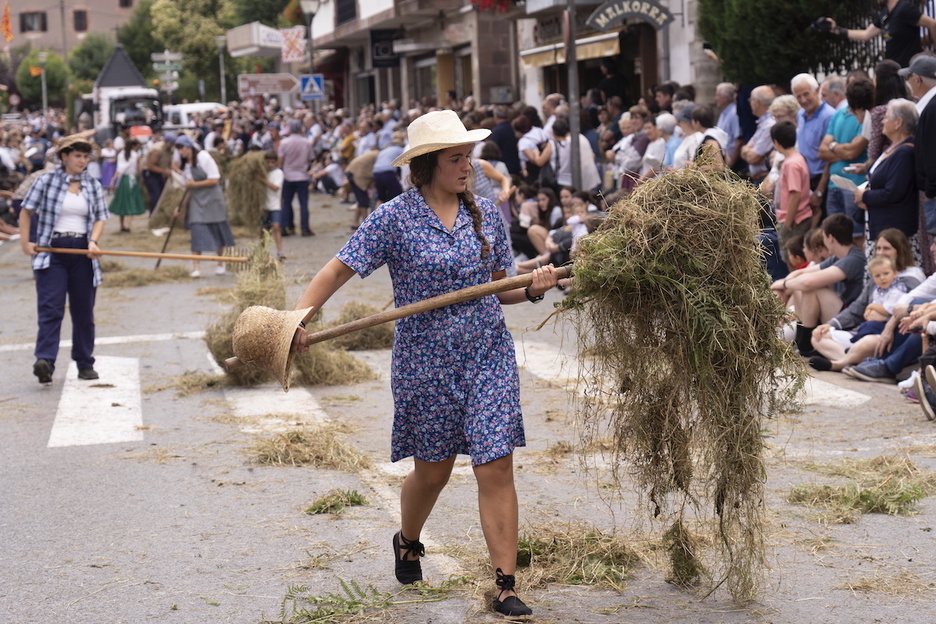 Belarra nola egiten zuten ere ekarri dute.