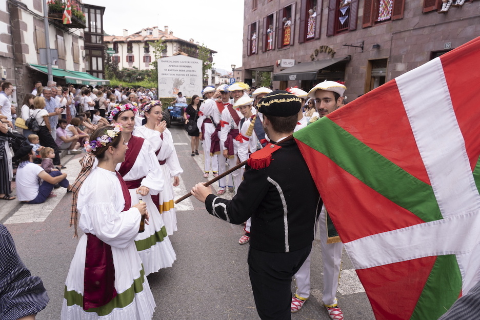 Luzaideko dantzariak gonbidatu dituzte aurten.