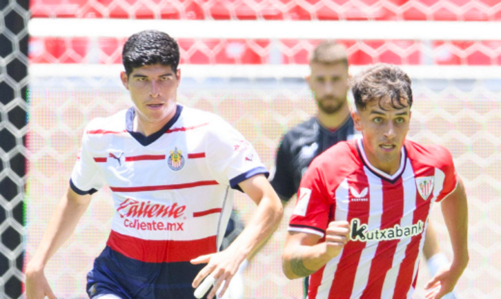 Beñat Prados hasieratik aritu zen erdiko atzelari postuan.