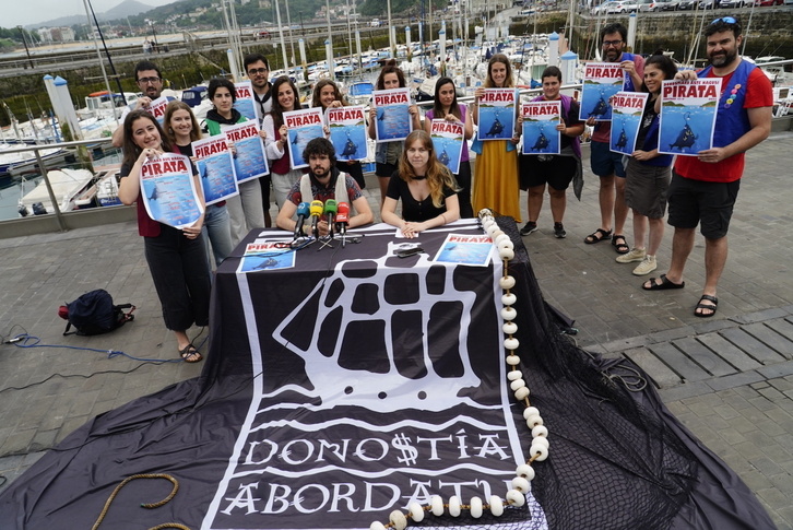 Asteazken honetan Donostiako Piratek egitaraua aurkezteko egin duten agerraldia.