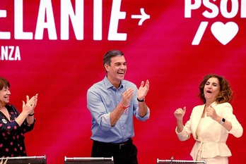 Pedro Sánchez, exultante esta mañana en la reunión del PSOE.