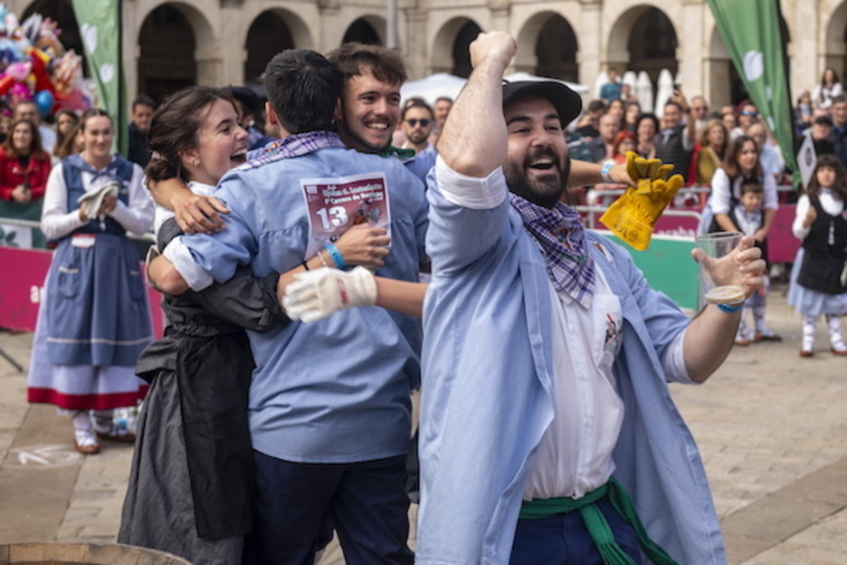 Koadrillak ospakizunean. Koadrillak ospakizunean.