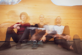 Dube hirukoak udazkenetik aurrera jarraituko du ‘Ezer ez da’ diskoa aurkezten.