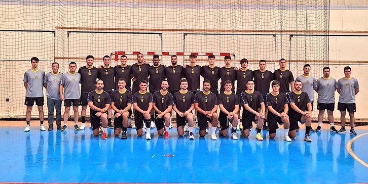 Los jugadores de Bidasoa Irun en el primer entrenamiento de la pretemporada.