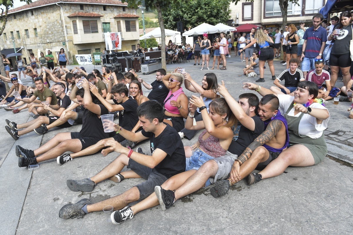 Larrabetzuko gazteek olinpiadak egingo dituzte bazkalostean. (Idoia ZABALETA | FOKU)