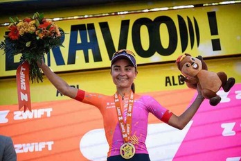 Ricarda Bauernfeind, la exitosa aventurera de la quinta etapa del Tour Femenino.